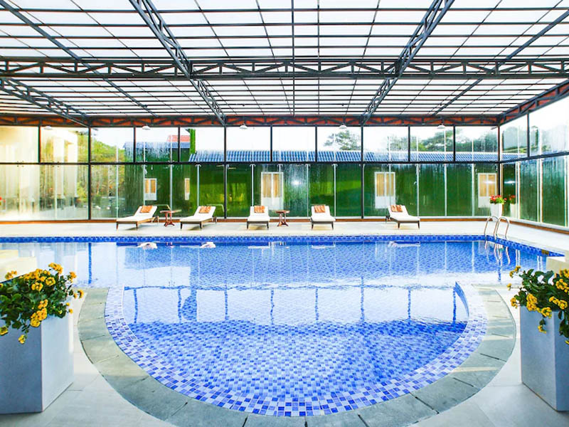 Hồ bơi Đà Lạt ở Ladalat thiết kế cực hợp lý, không gian rộng thoáng, đảm bảo đem đến trải nghiệm thoải mái cho bất kì ai